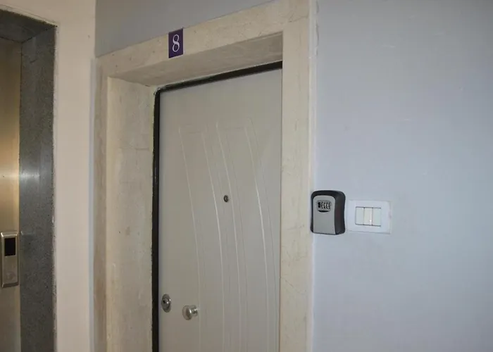 Albania Haven 1 Fuat Toptani * 티라나